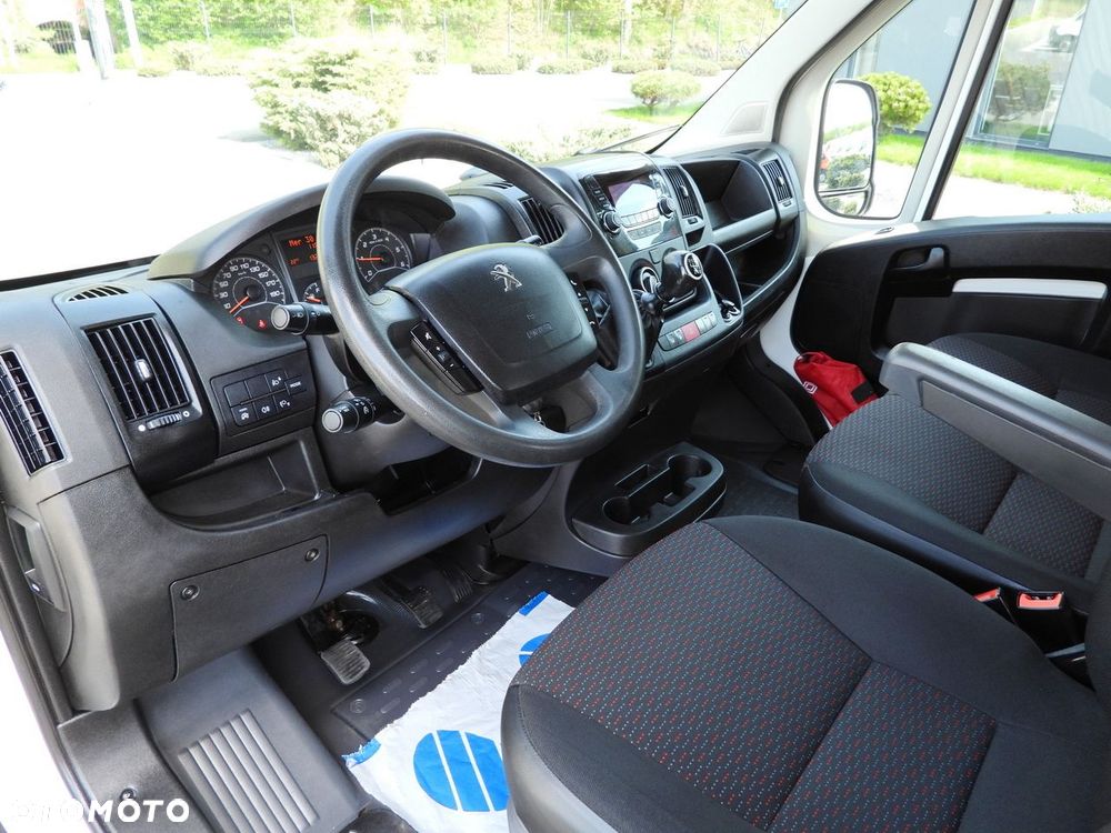 Peugeot BOXER  WYWROTKA PODWÓJNA KABINA DOKA 7 MIEJSC TEMPOMAT KLIMATYZACJA  140KM - 3