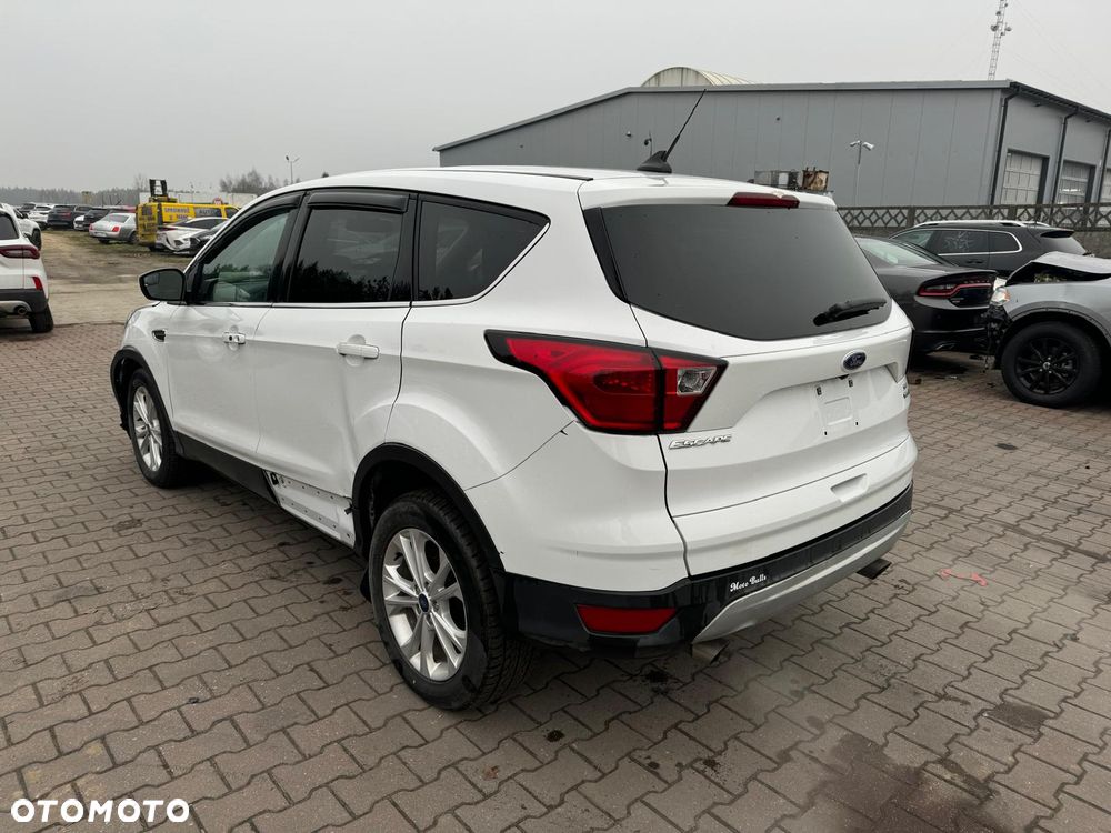 Ford Kuga - 3