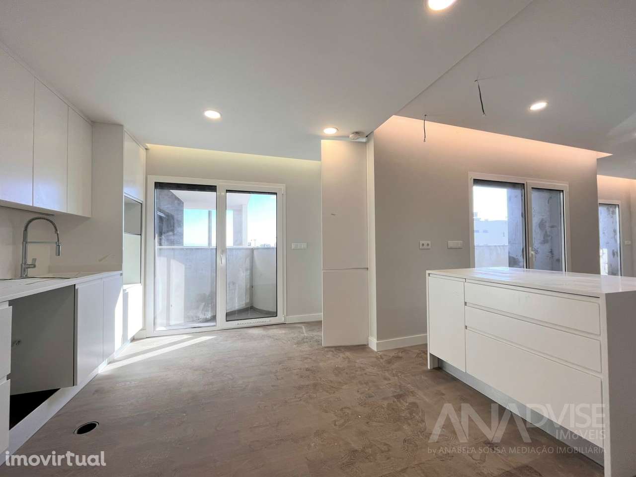 Apartamento T4 + Terraço para venda junto ao centro de Viseu - Grande imagem: 2/29