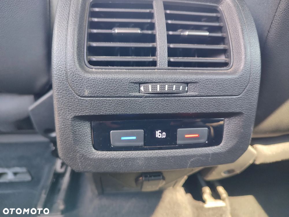 Volkswagen Touran 2.0 TDI SCR (BlueMotion Technology) Comfortline - 15