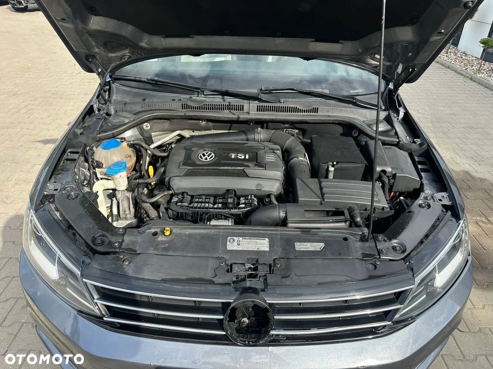 Volkswagen Jetta 1.8T SE - 14