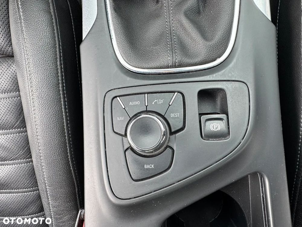 Opel Insignia - 35