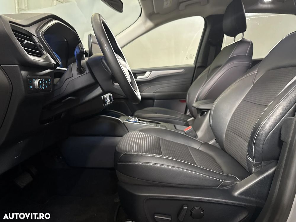 Ford Kuga - 25
