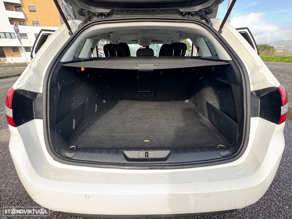 Peugeot 308 SW 1.5 BlueHDi Style J17 - 17