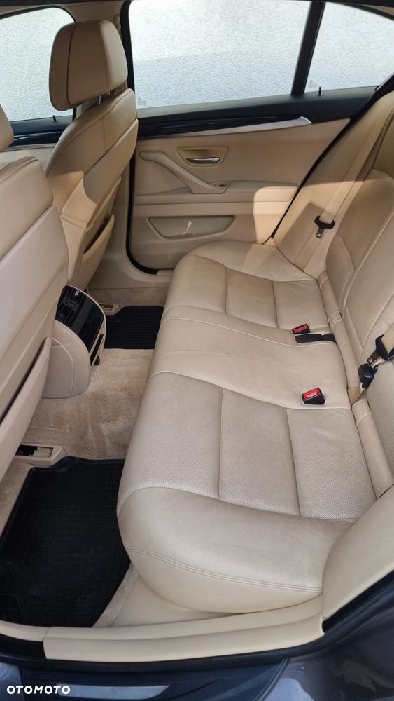 BMW Seria 5 525d xDrive - 8