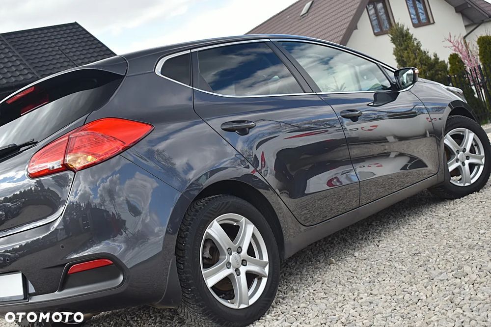 Kia Ceed 1.6 GDI Dream Team Edition - 34