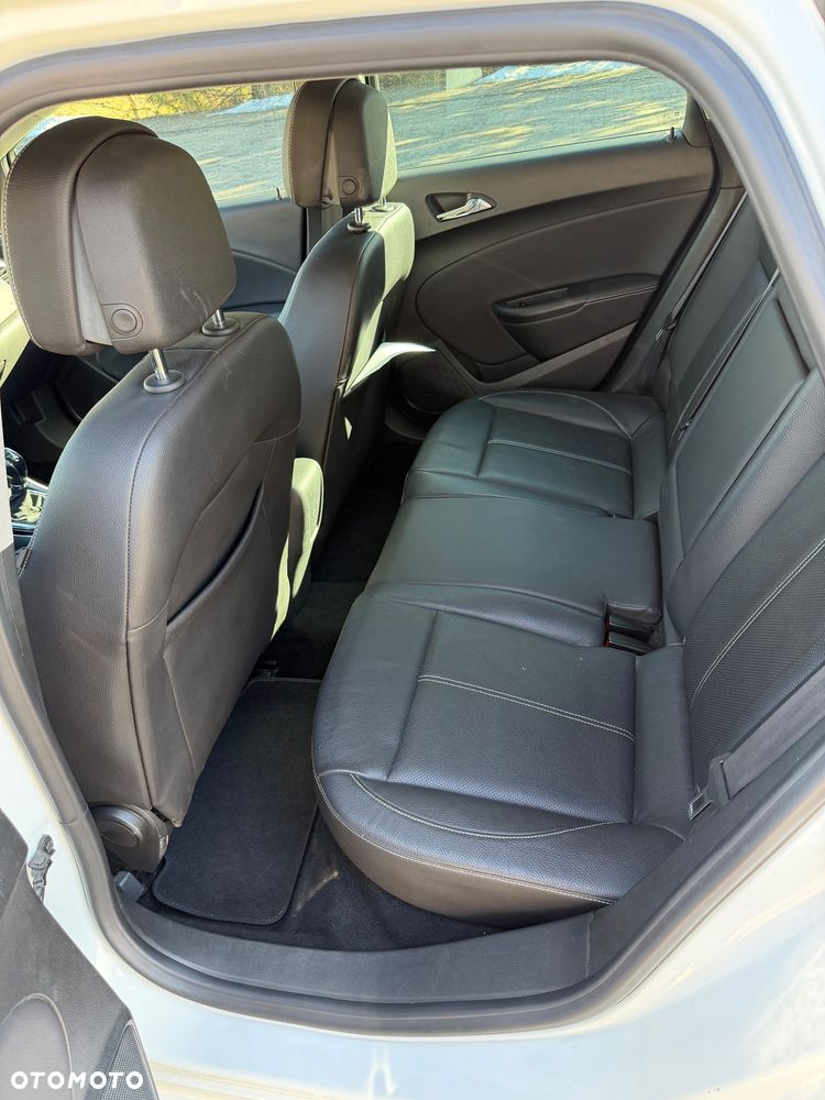 Opel Astra 1.6 CDTI DPF ecoFLEX TourerStart/Stop Exklusiv - 10