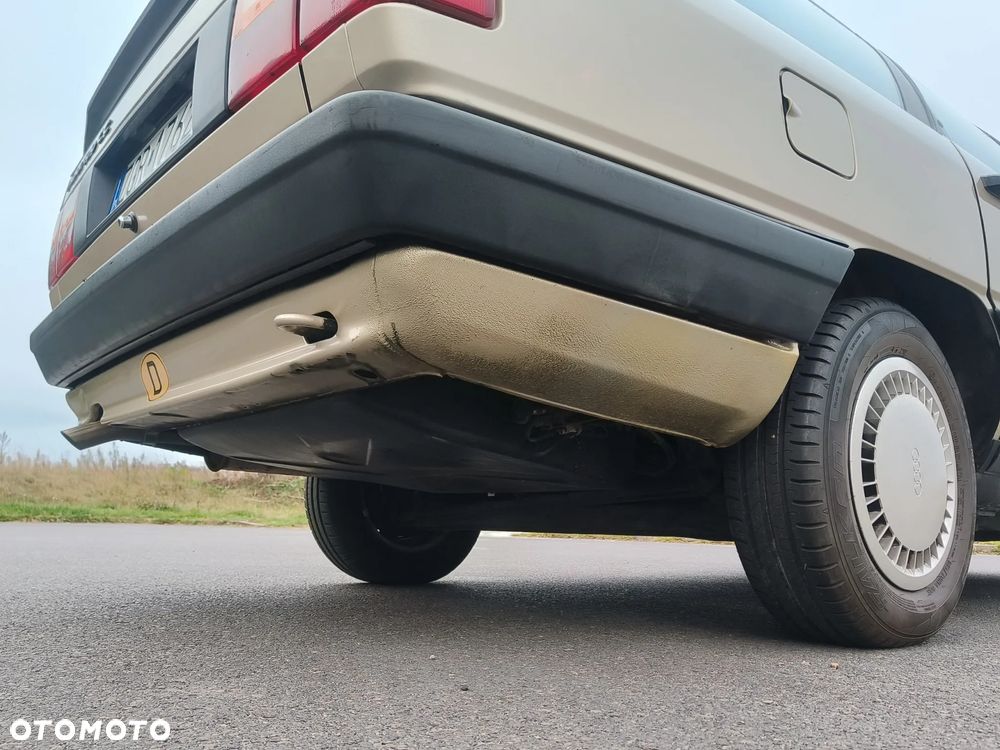 Audi 100 Avant 2.0 - 23