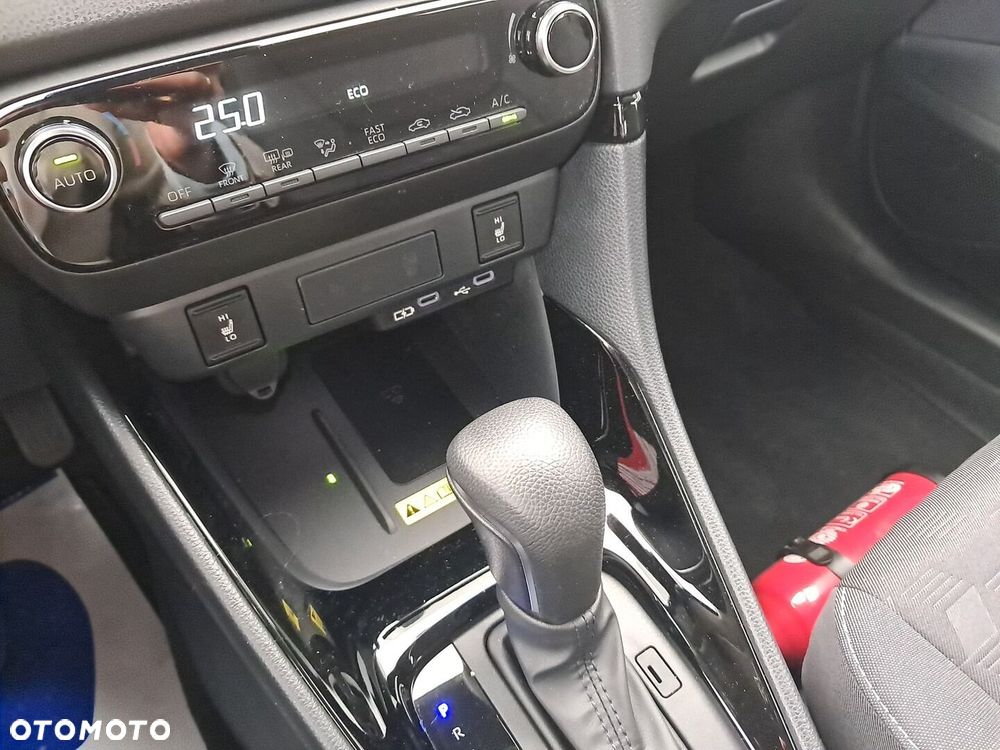 Toyota Yaris Hybrid 1.5 Style - 21