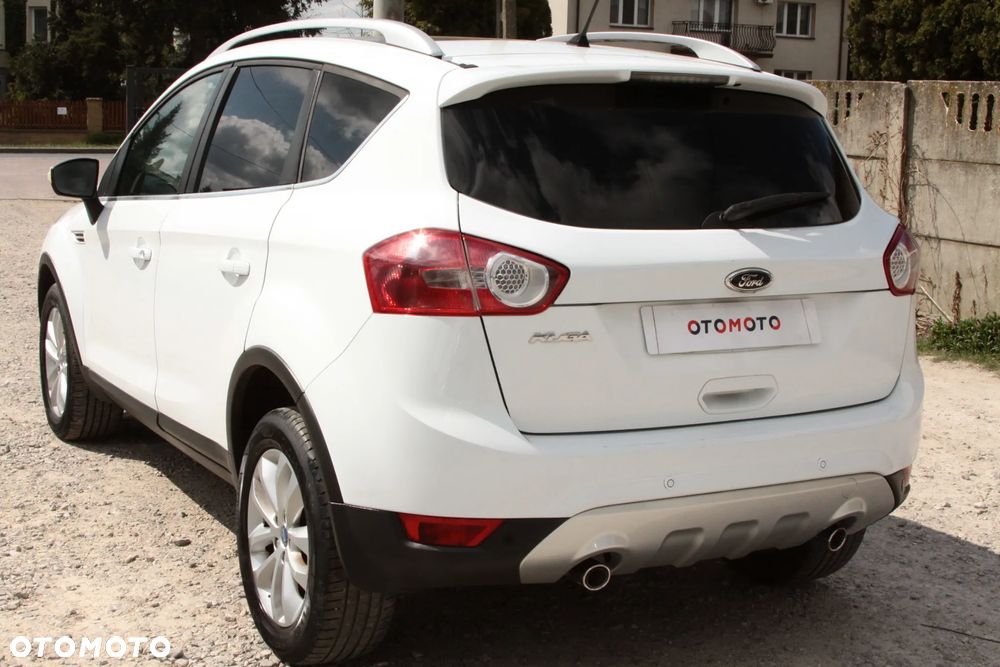 Ford Kuga 2.0 TDCi 2x4 Titanium - 8
