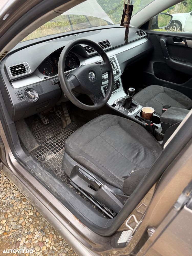 Volkswagen Passat 1.6 TDI BlueMotion Technology Comfortline - 7