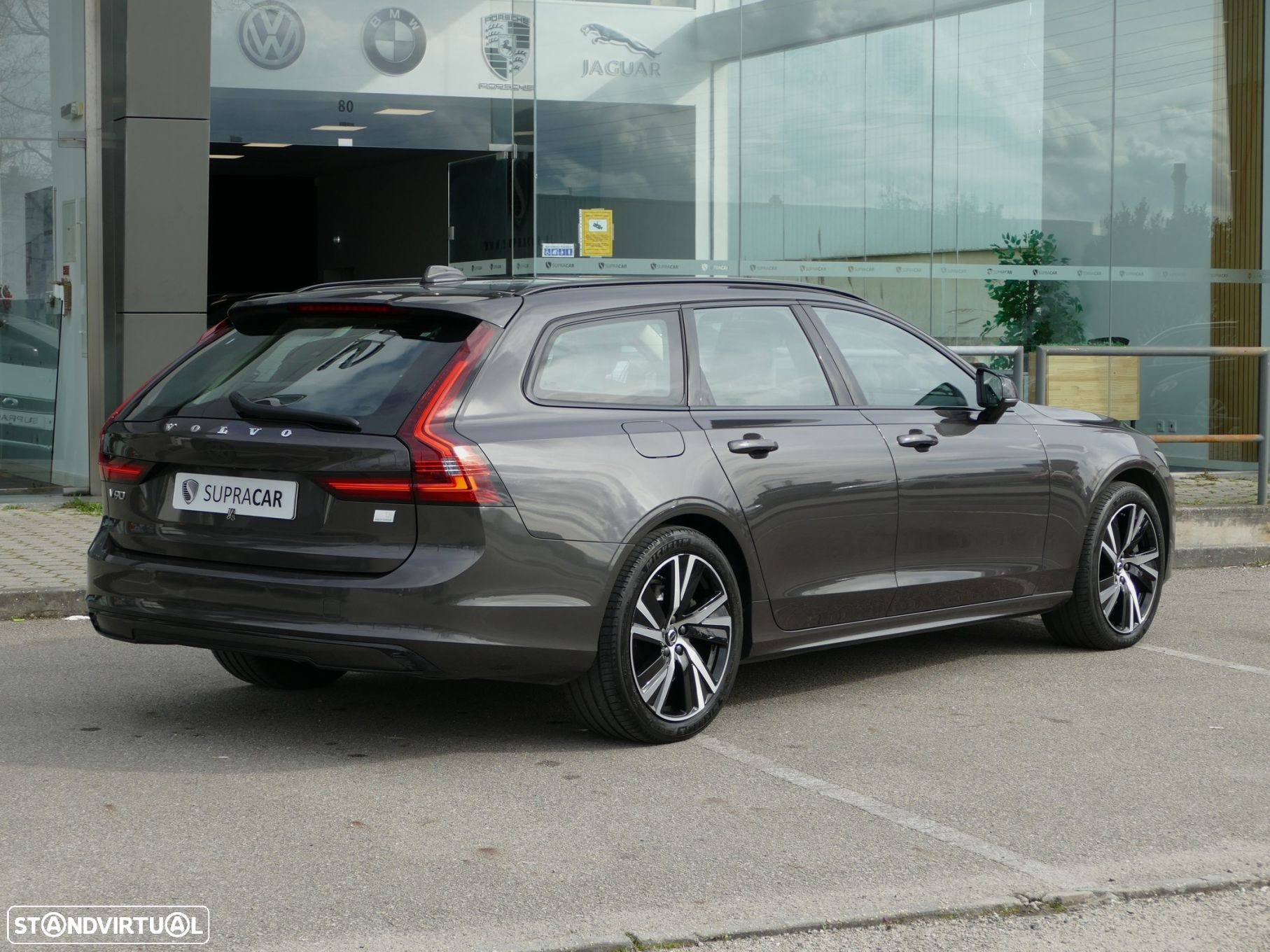 Volvo V90 2.0 T8 PHEV Plus Dark AWD - 3