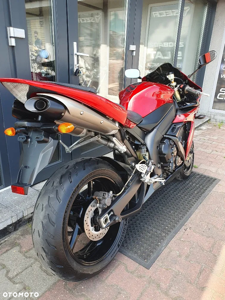 Yamaha R1 - 20