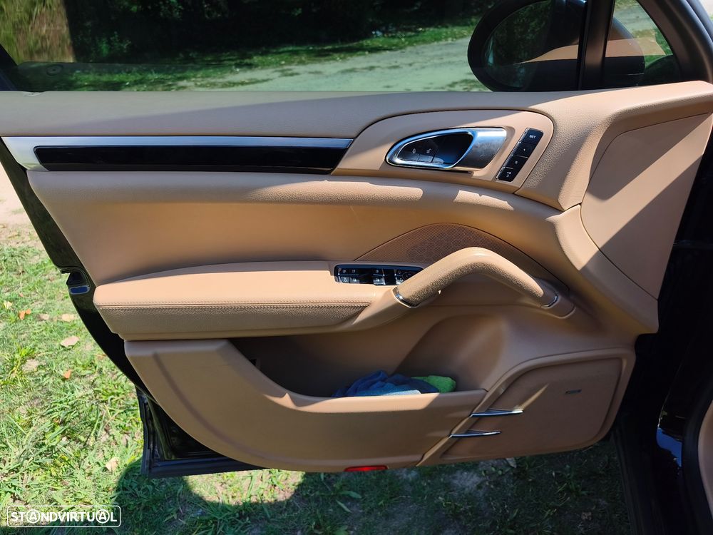 Porsche Cayenne Platinum Edition - 47