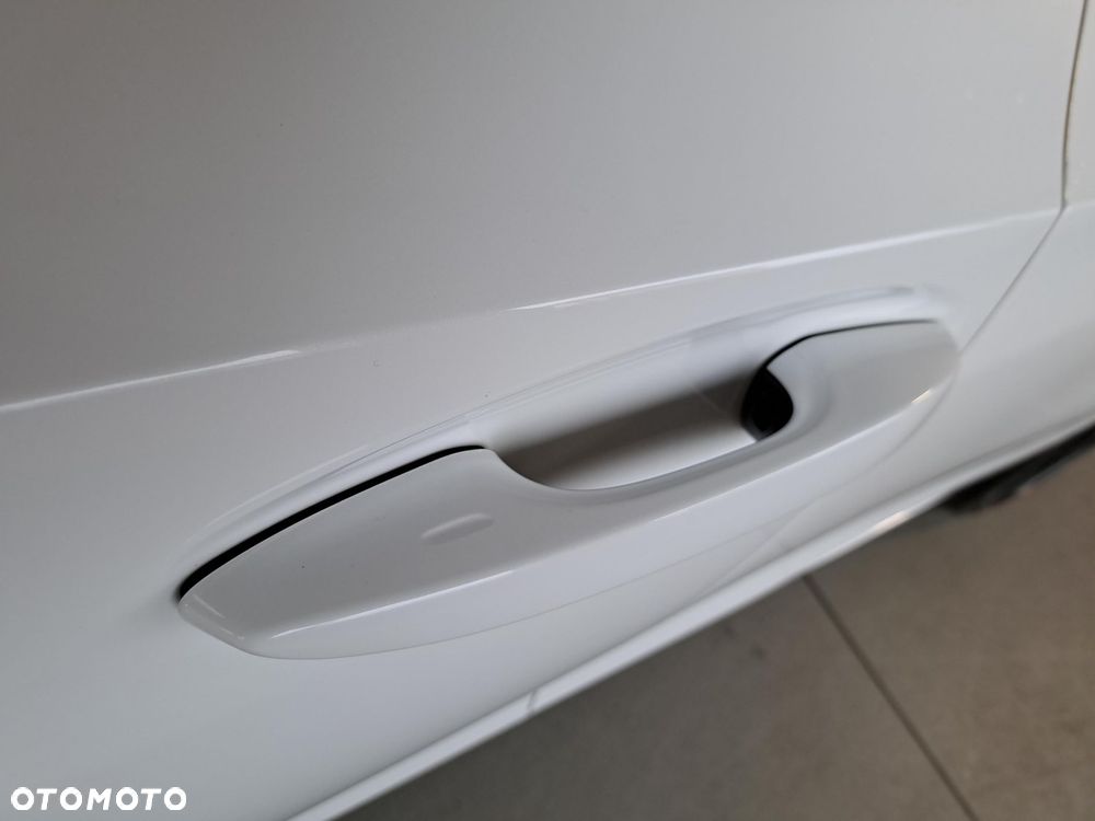 Lexus ES 300h F Sport Design - 34