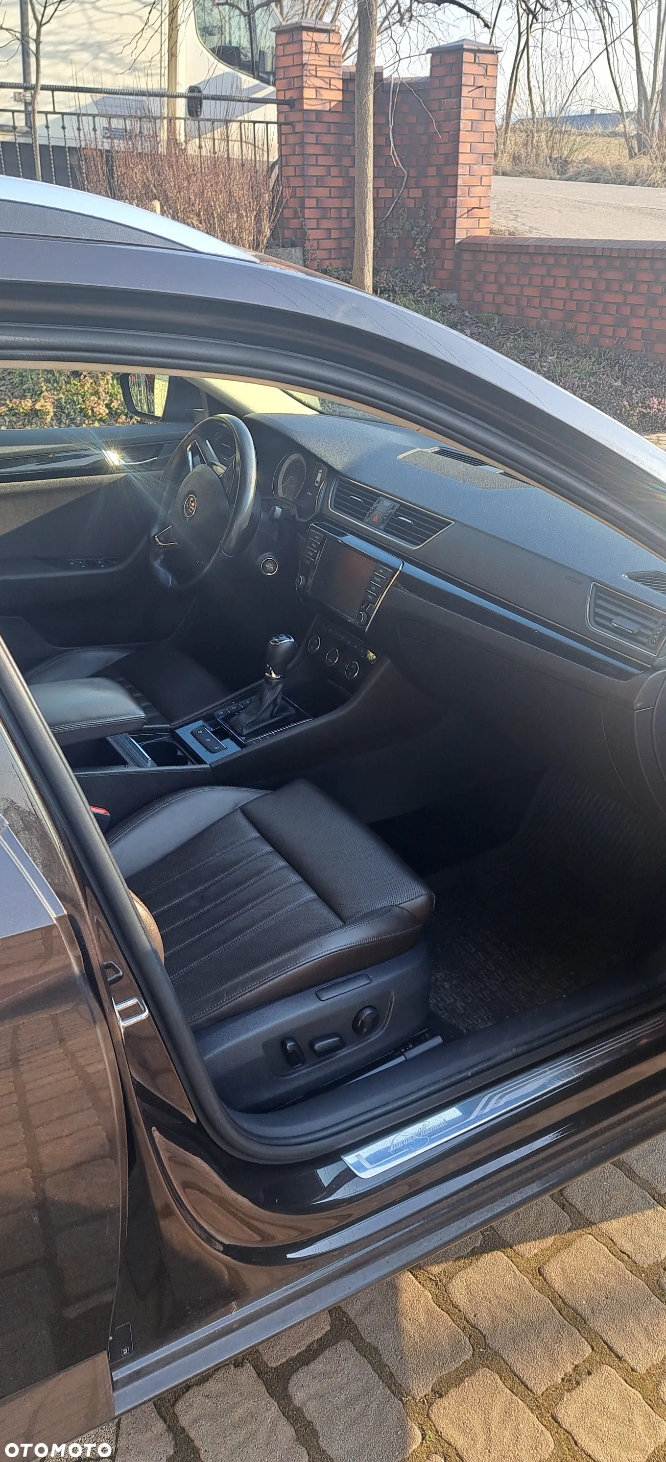 Skoda Superb 2.0 TDI 4x4 L&K DSG - 9