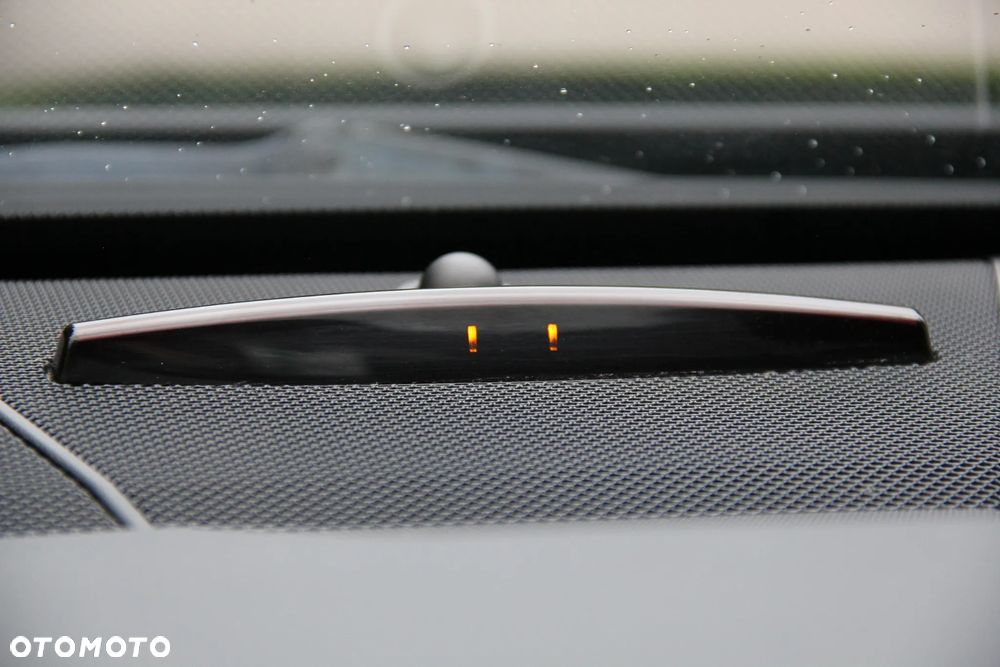 Mercedes-Benz Klasa E 200 BlueEFFICIENCY Elegance - 34