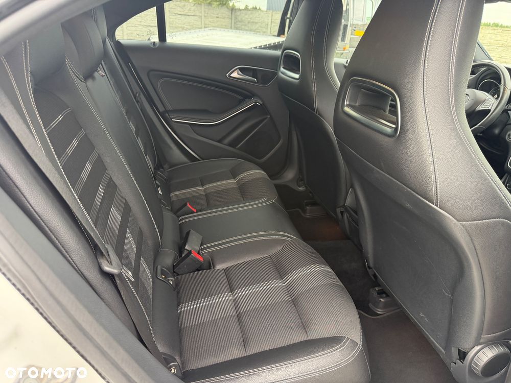 Mercedes-Benz CLA 200 7G-DCT AMG Line - 8