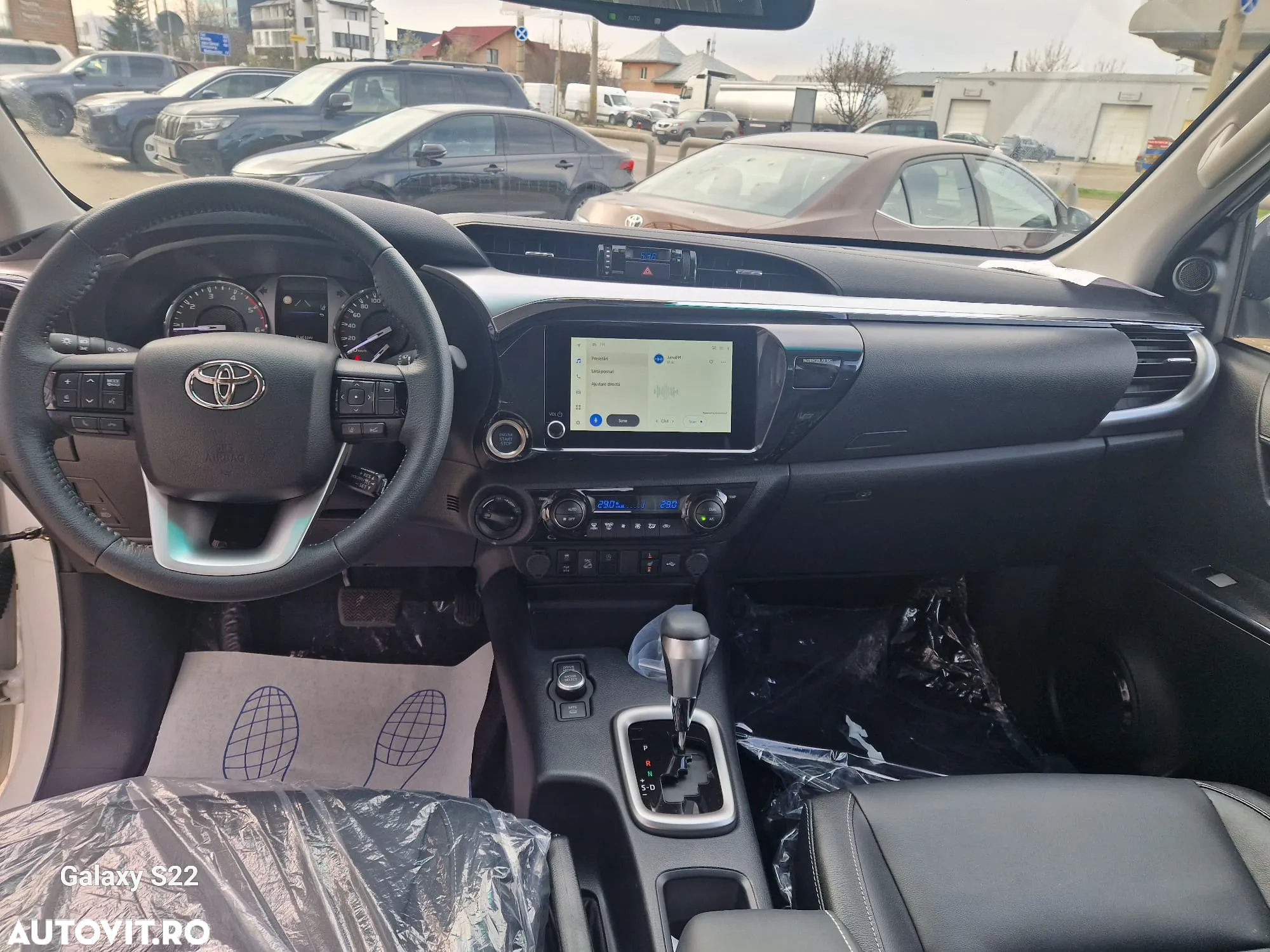 Toyota Hilux 2.8D 204CP 4x4 Double Cab AT MHEV Executive - 11
