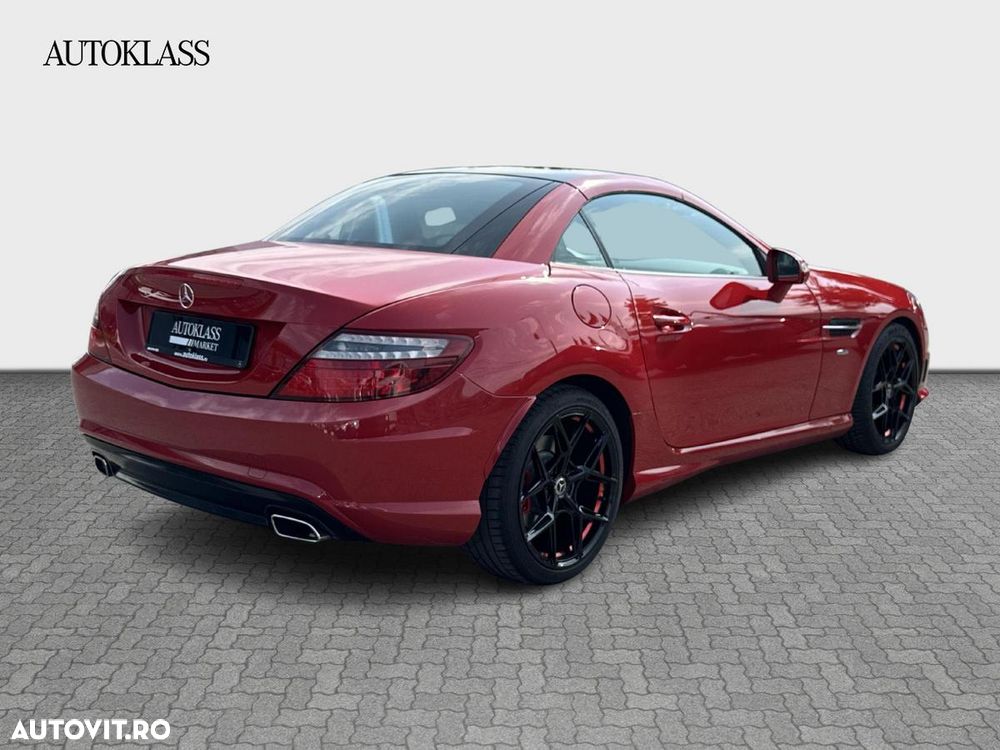Mercedes-Benz SLK 200 (BlueEFFICIENCY) 7G-TRONIC - 5