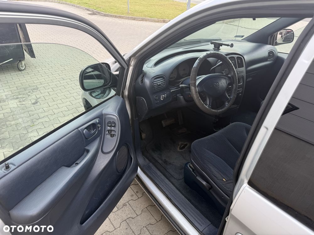 Dodge Grand Caravan - 5