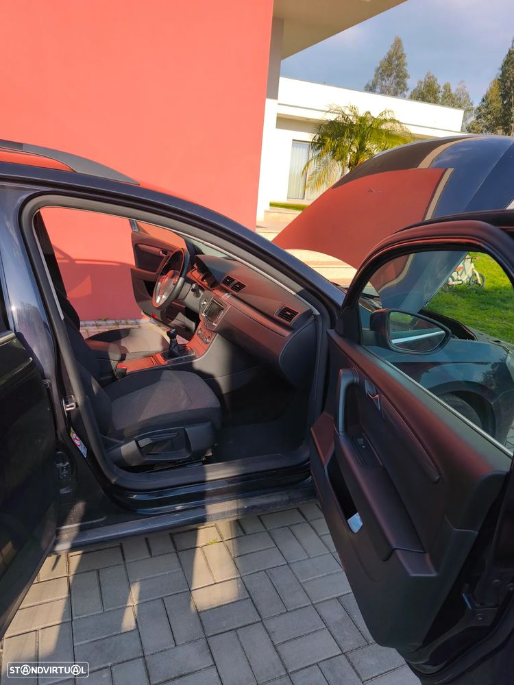 VW Passat 1.6 TDI BlueMotion - 23
