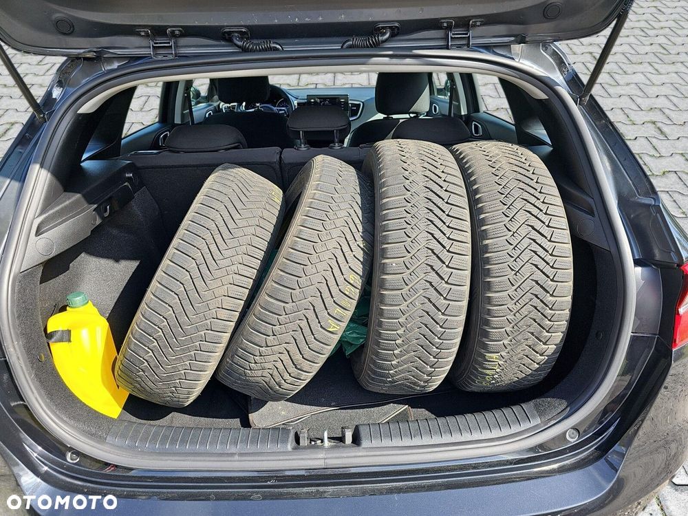 Kia Ceed - 25