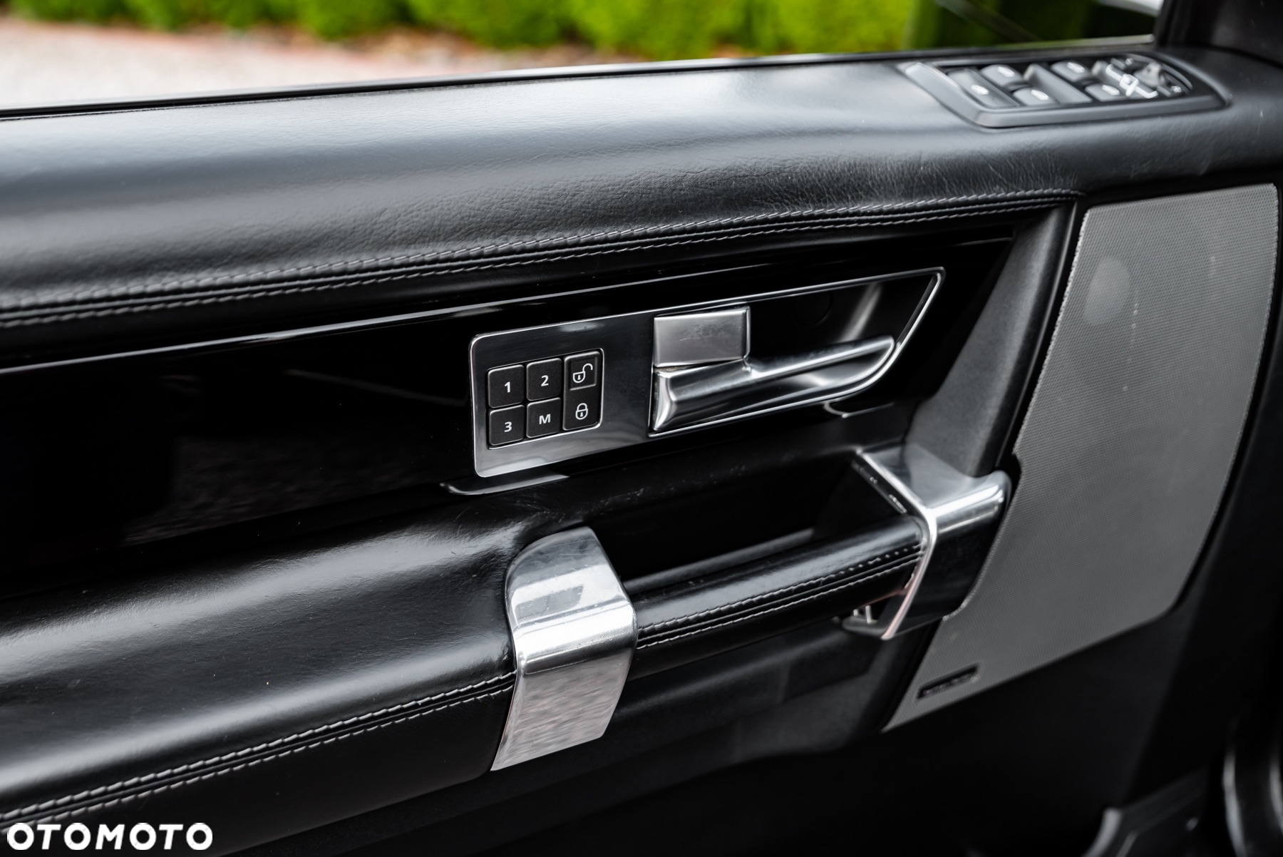 Land Rover Discovery SD V6 HSE - 17