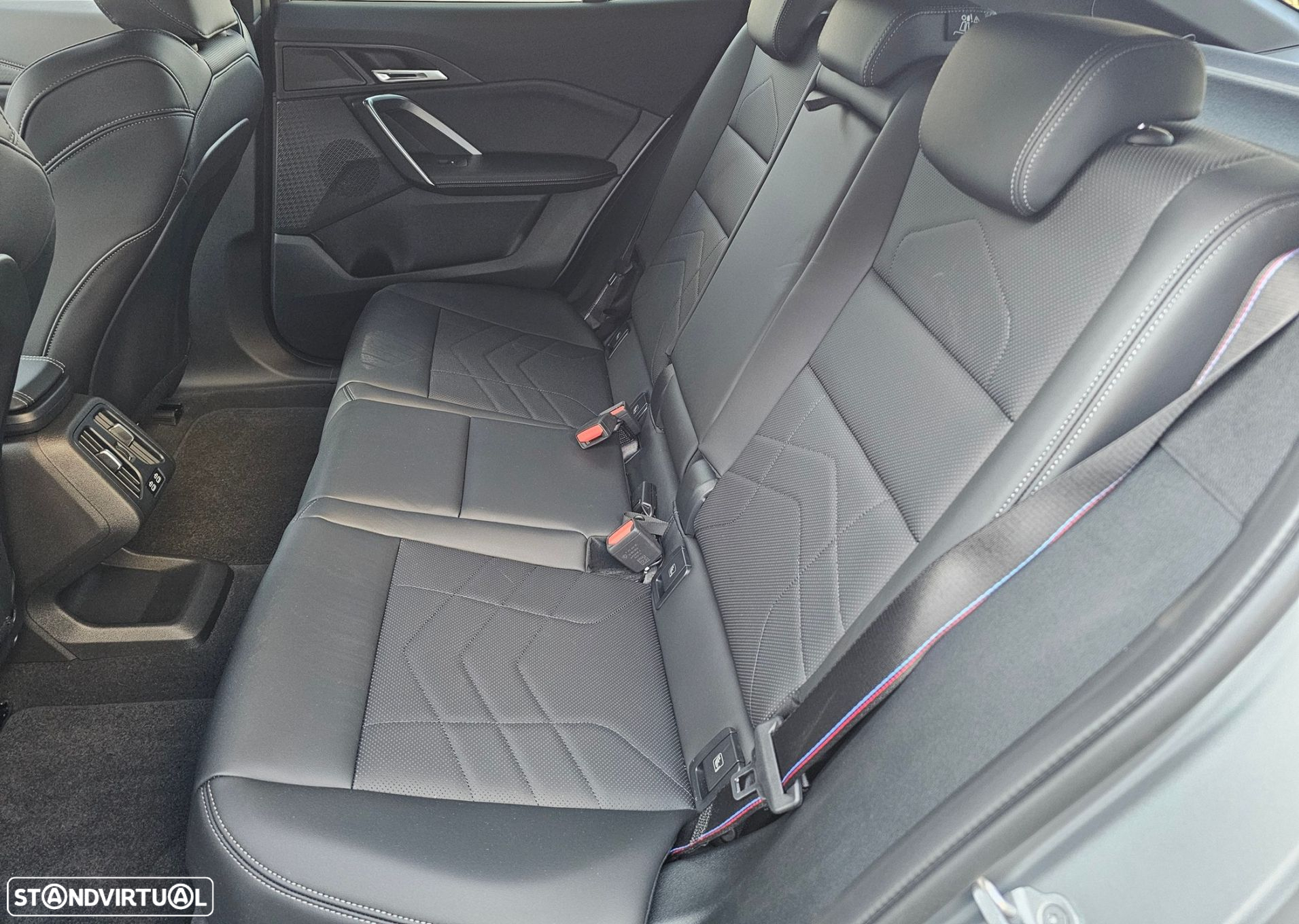 BMW iX2 eDrive20 Pack Desportivo M Pro - 17