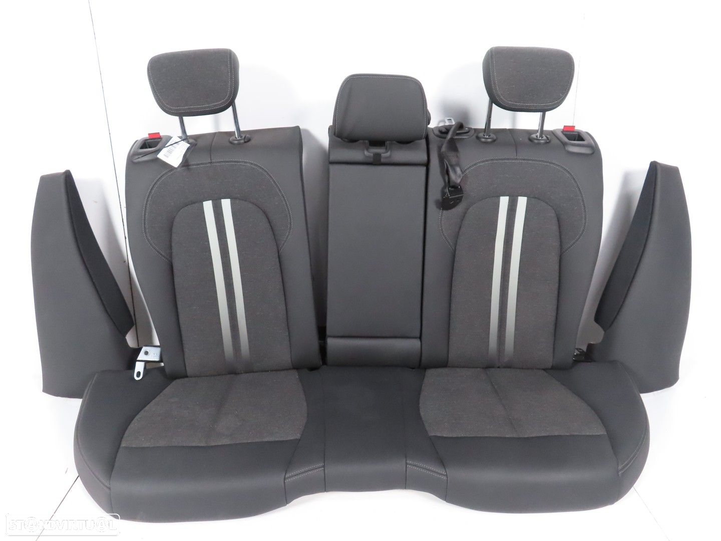 Interior desportivo M Usado / Original BMW 1 (F40) - 8