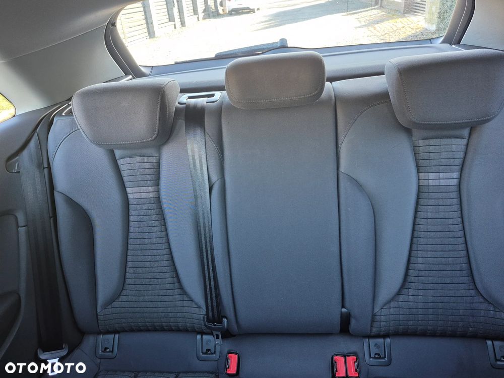 Audi A3 3-drzwiowe 1.6 TDI Ambition - 21