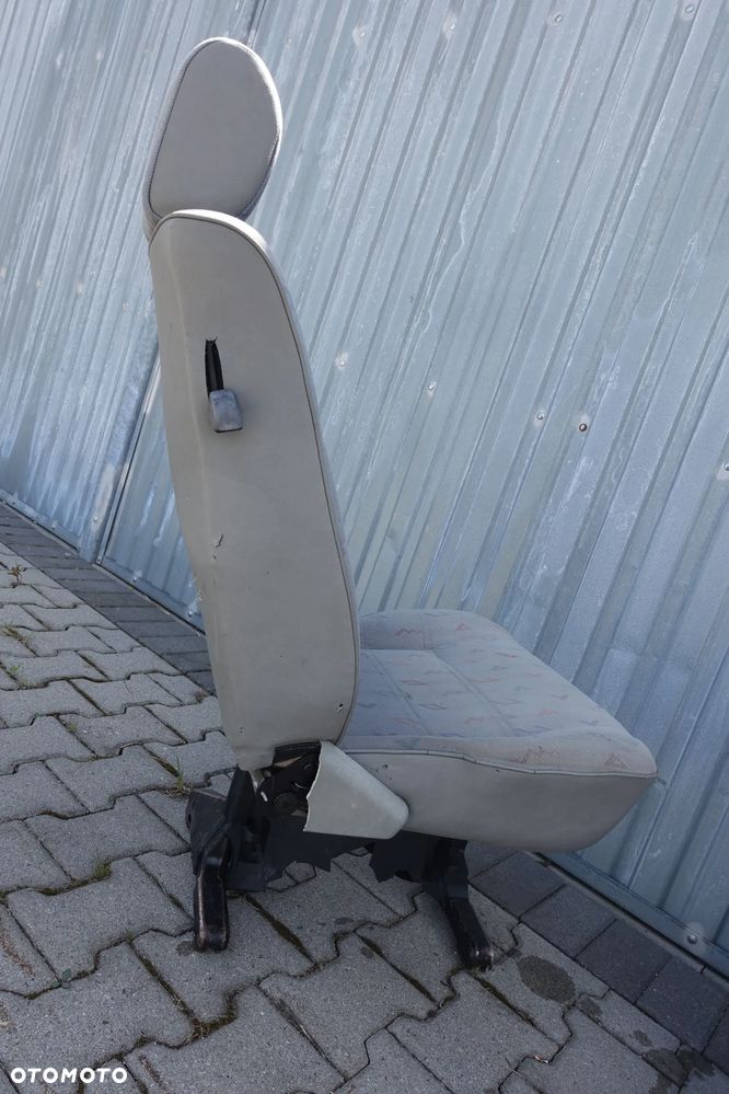 KANAPA FOTEL KOZIOŁEK PRAWY TYŁ VW T4 - 14