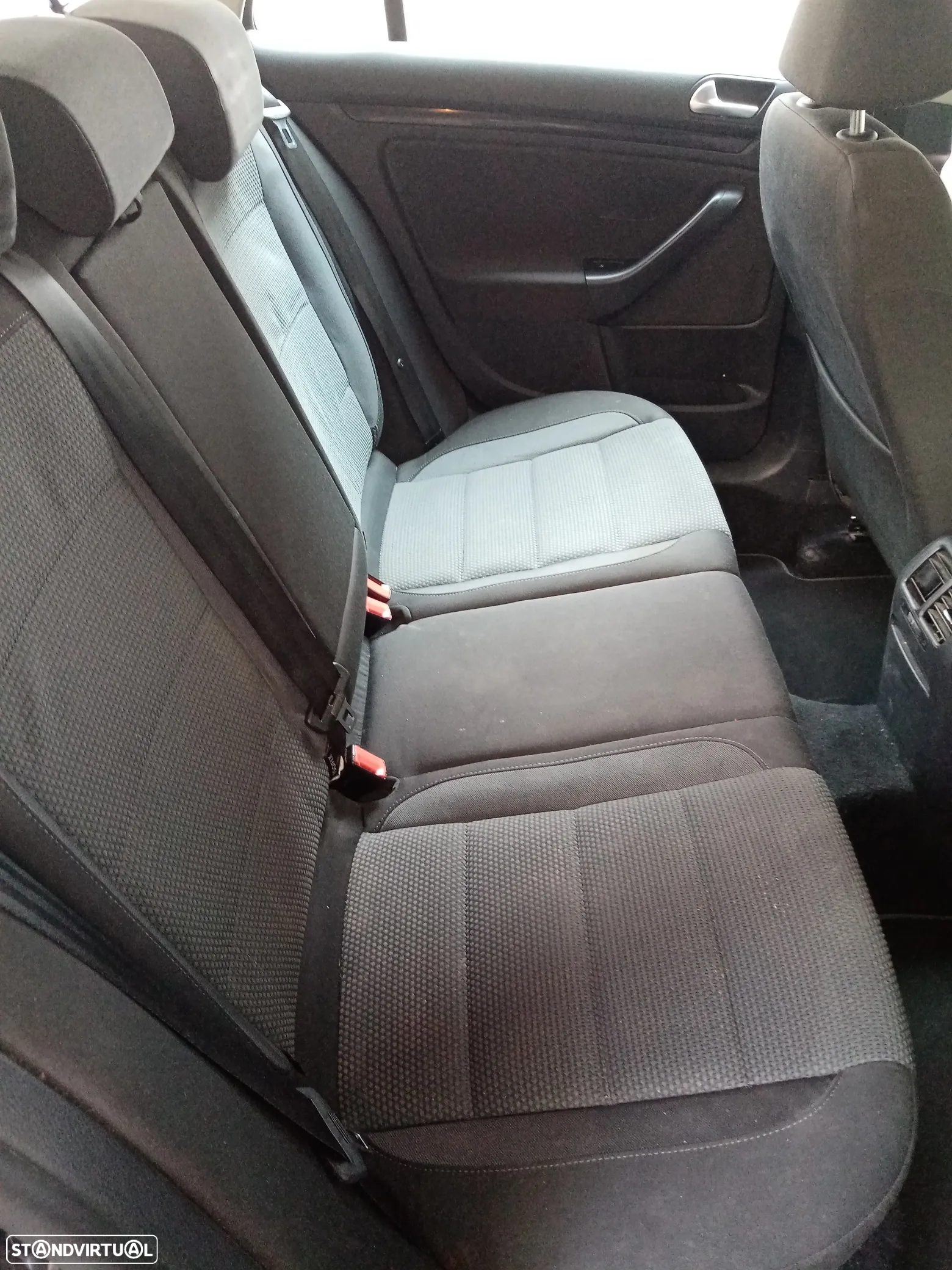 VW Golf Variant 1.6 TDi Confortline - 16