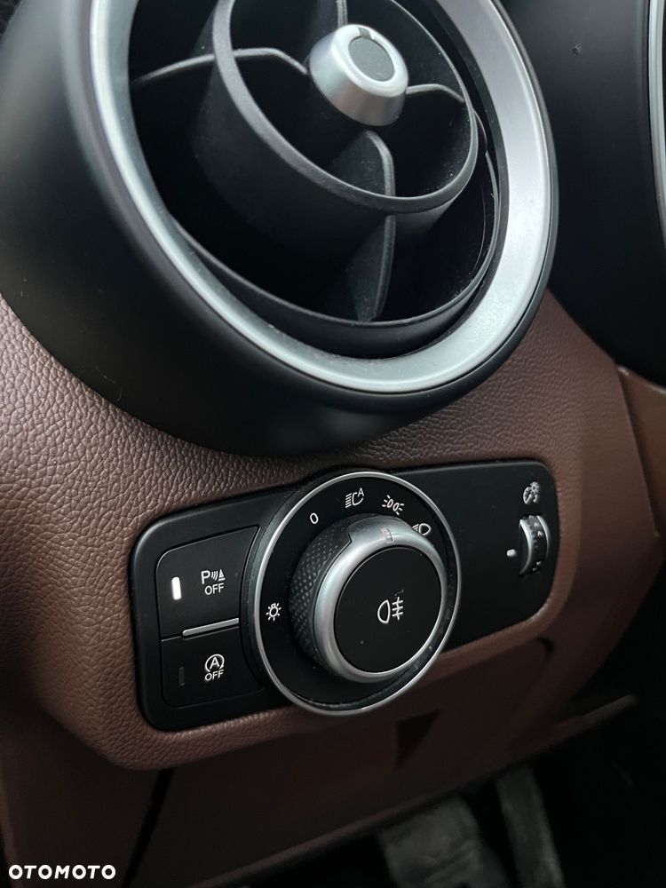 Alfa Romeo Stelvio 2.0 Turbo 16V AT8-Q4 Ti - 10