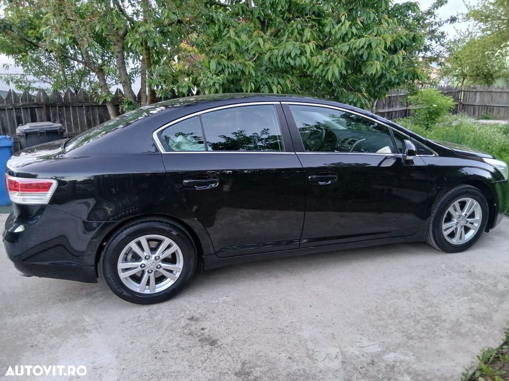 Toyota Avensis 1.6 Executive - 1