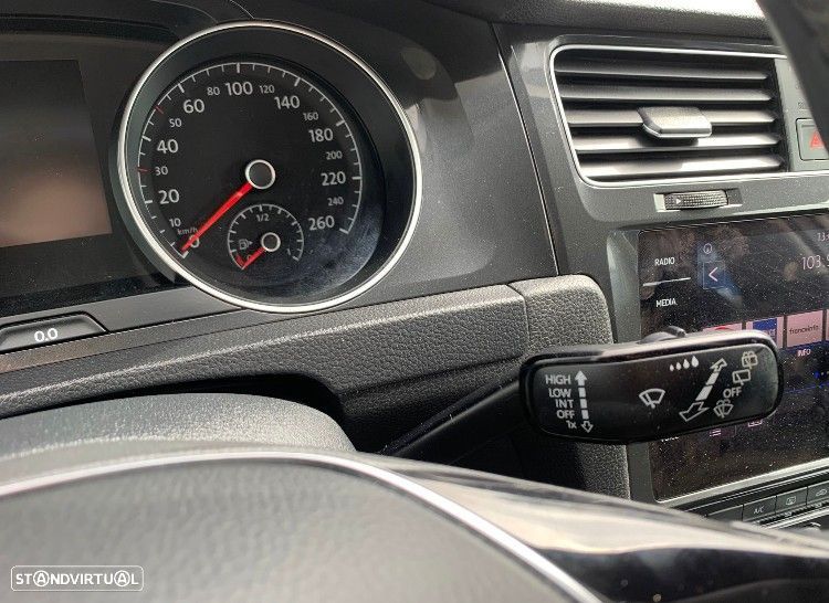 VW Golf 1.6 TDI Confortline - 15