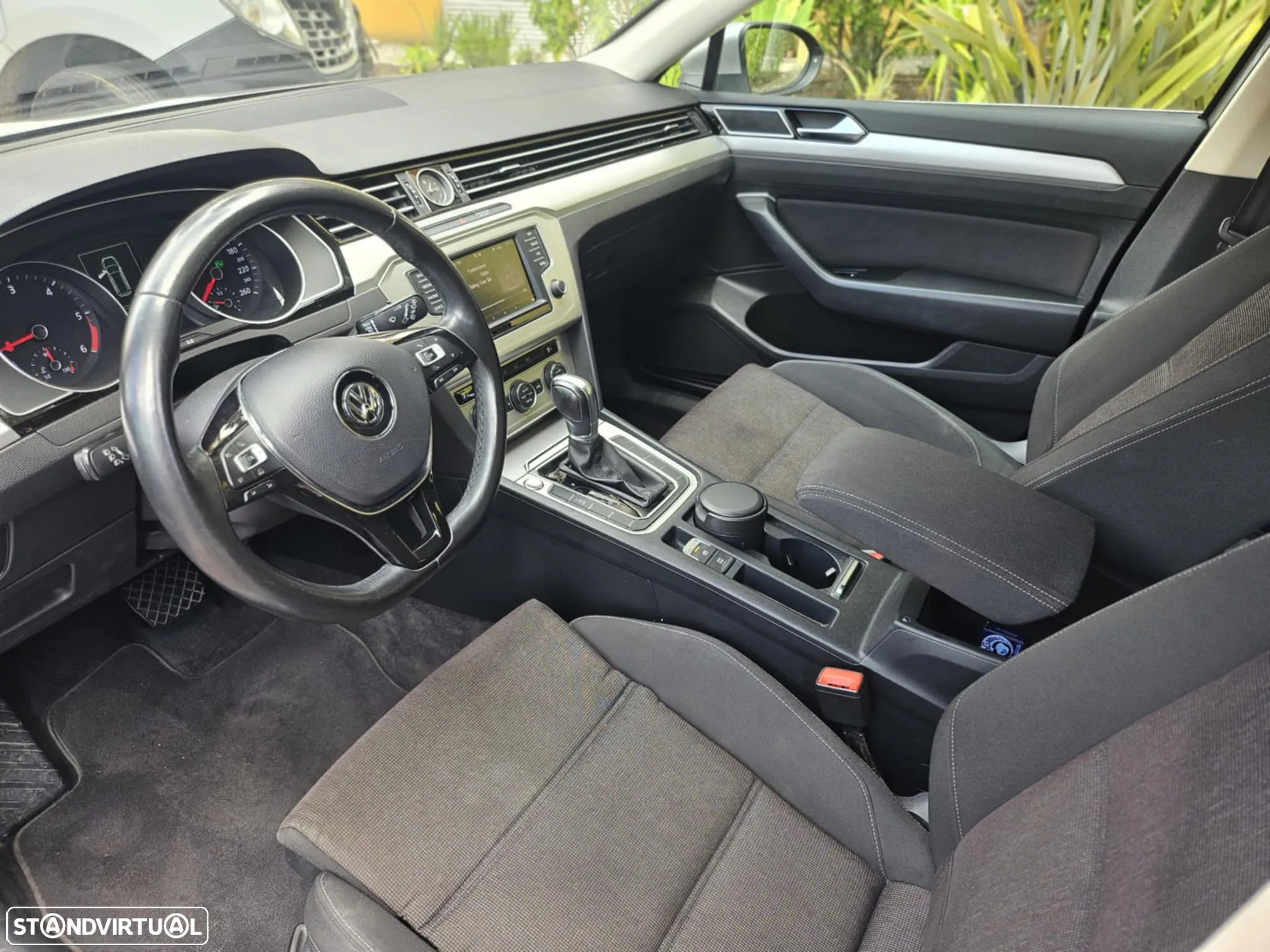 VW Passat Variant 1.6 TDI Confortline DSG - 2
