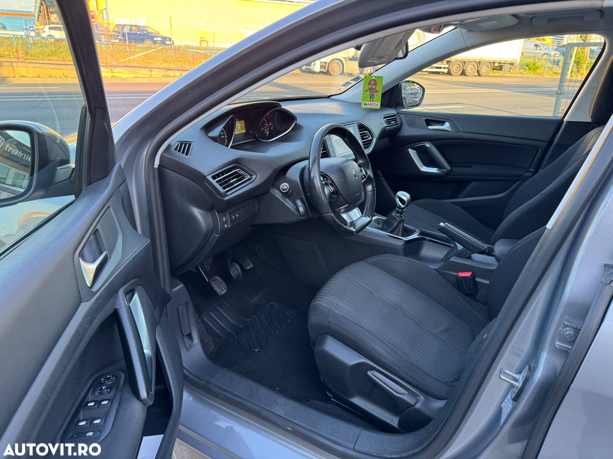 Peugeot 308 SW BlueHDi 120 Stop & Start Business-Line - 5