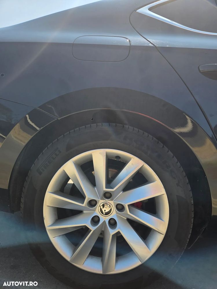 Skoda Superb 2.0 TDI DSG 4X4 Ambition - 25