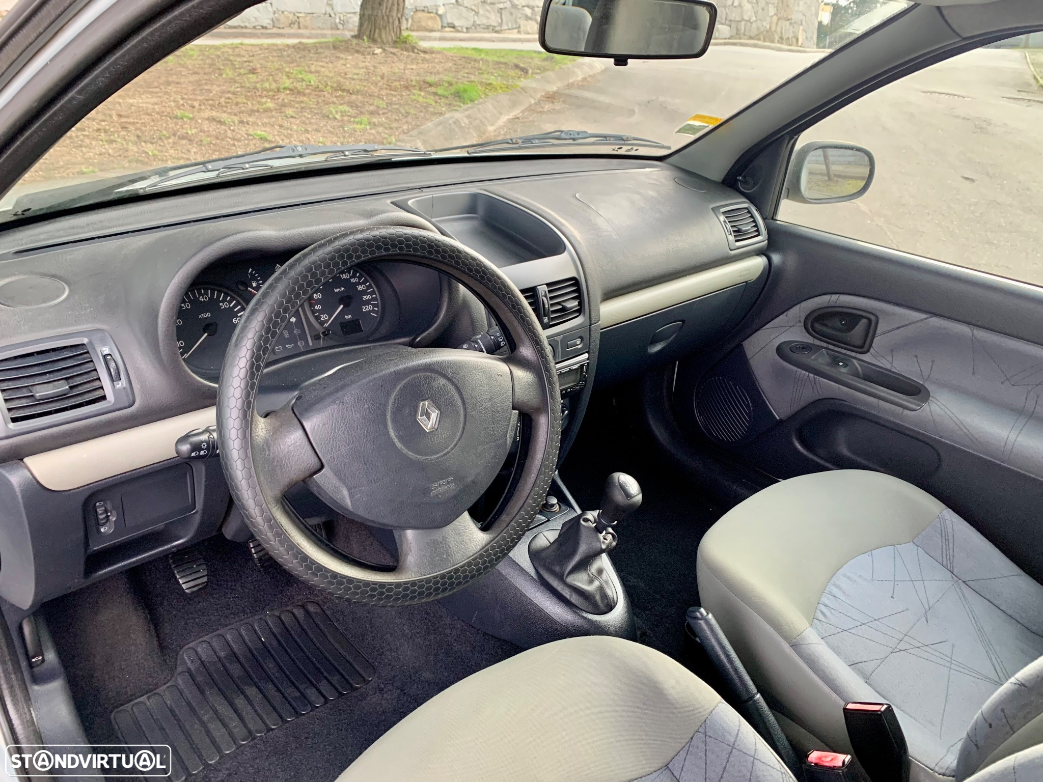 Renault Clio 1.5 dCi Authentique - 8