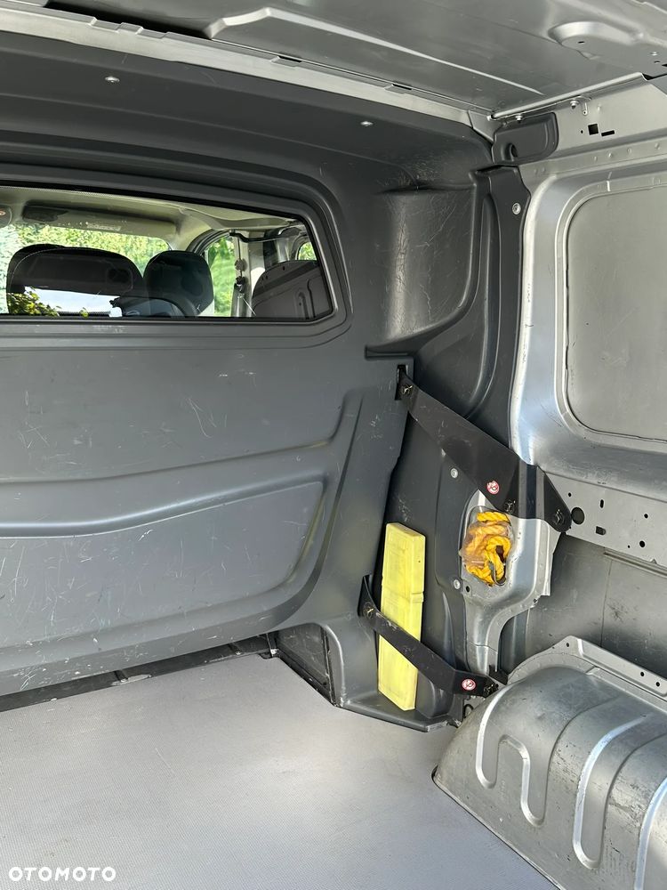 Opel VIVARO - 22