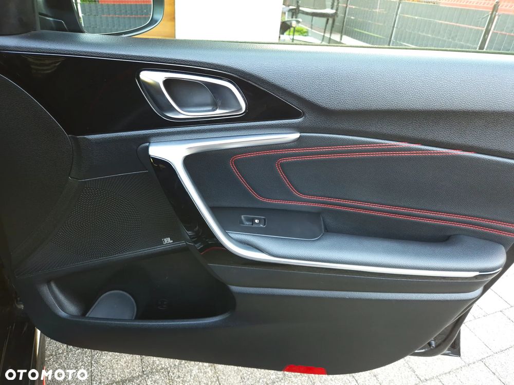 Kia Ceed 1.6 T-GDI GT - 31