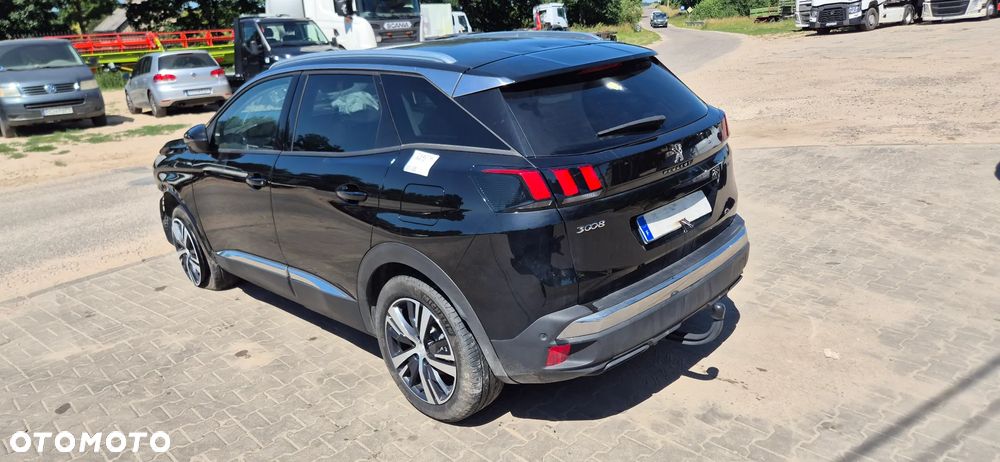 Peugeot 3008 1.6 PureTech HYbrid Allure S&S EAT8 - 11