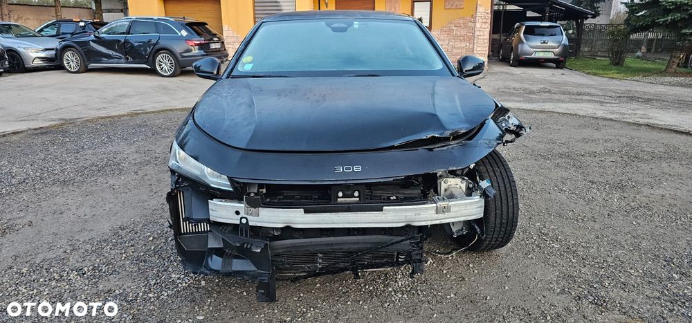 Peugeot 308 BlueHDi 130 EAT8 Allure - 4