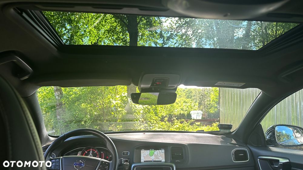 Volvo V60 Cross Country - 12