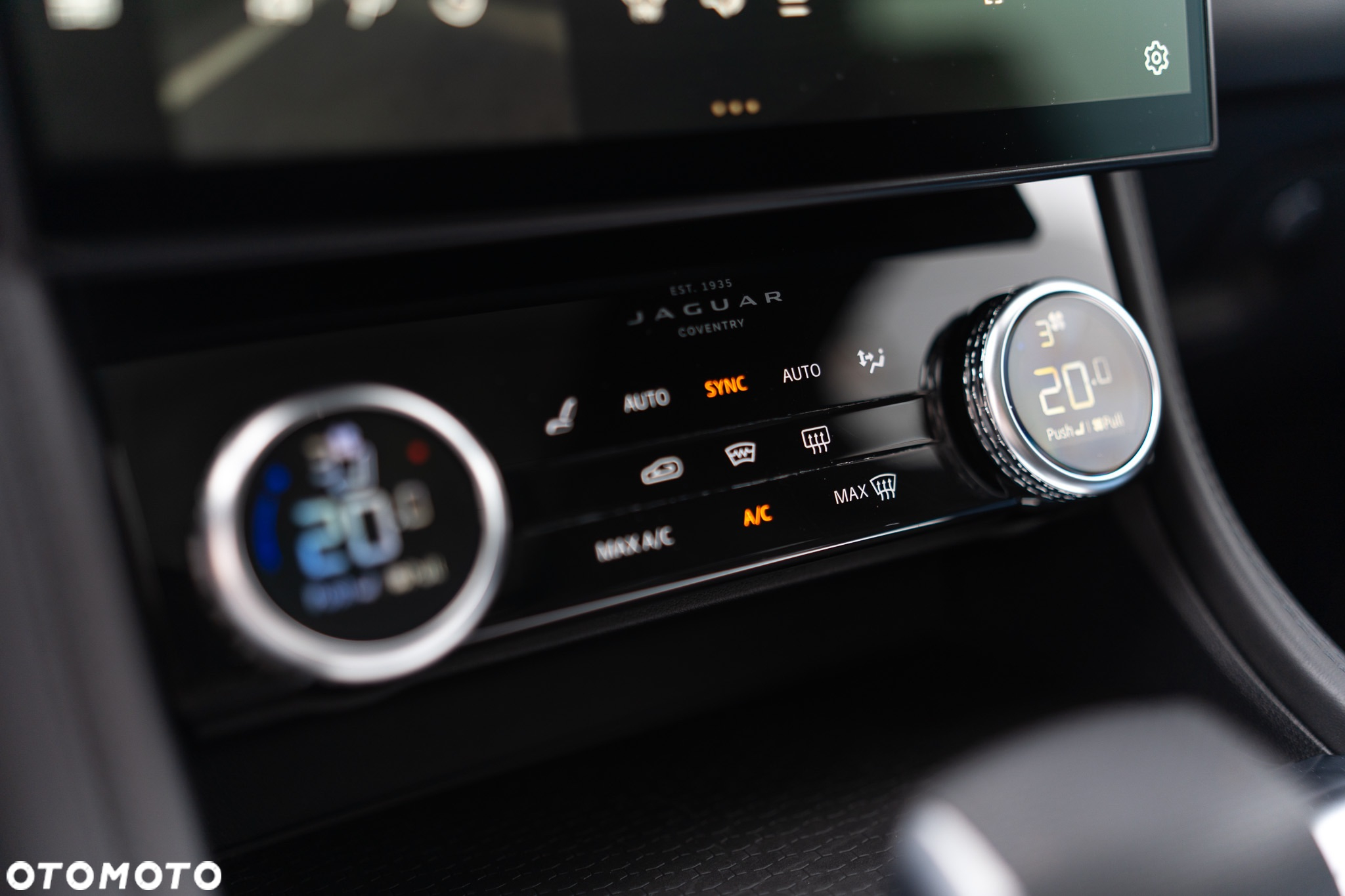 Jaguar F-Pace 5.0 V8 P550 AWD SVR - 12