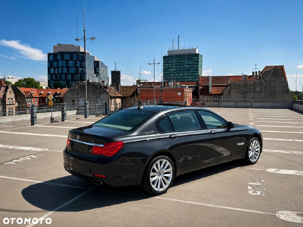 BMW Seria 7 - 1