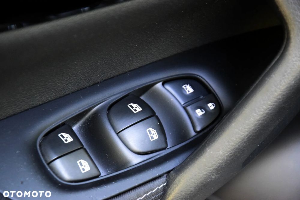 Nissan Qashqai 1.3 DIG-T MHEV N-Connecta Xtronic - 11