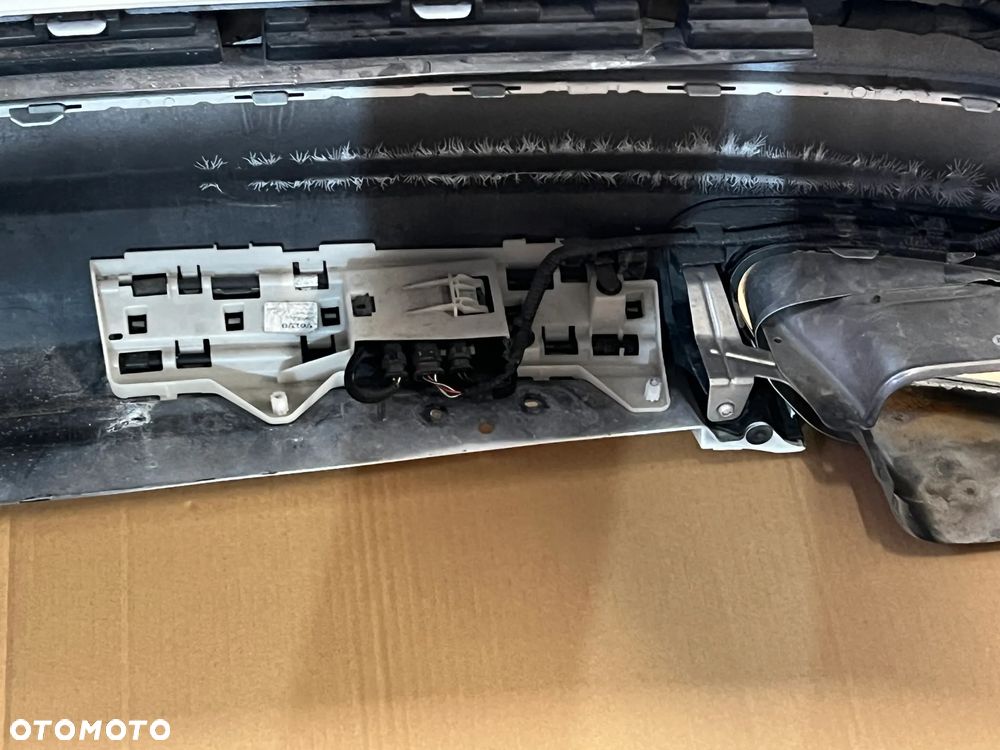 VOLVO XC60 II ZDERZAK TYŁ 4PDC STAN BDB KOMPLETNY 707 - 7