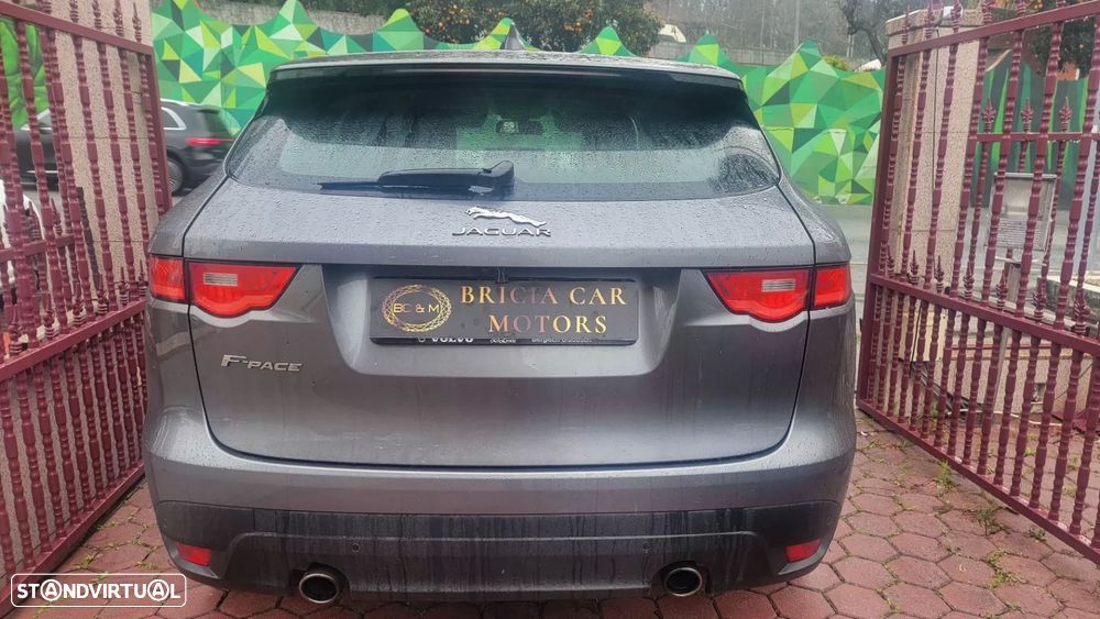 Jaguar F-Pace - 5
